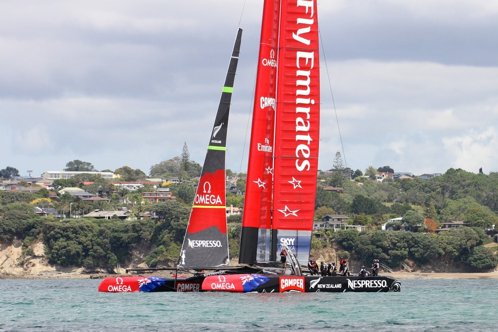 ETNZ120213 (23) - Emirates Team NZ - AC72 Aotearoa February 12, 2013 © Richard Gladwell www.photosport.co.nz